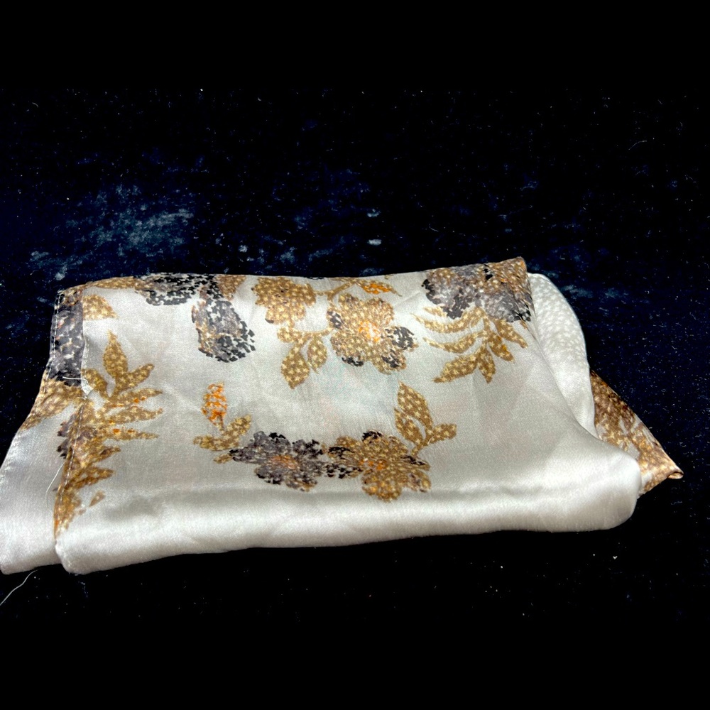 New item ! Vince Camuto Floral Scarf silk
